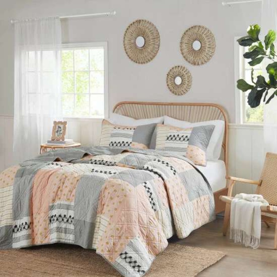 Online Discount Madison Park Milly Blush/ Gray Cotton Coverlet Set